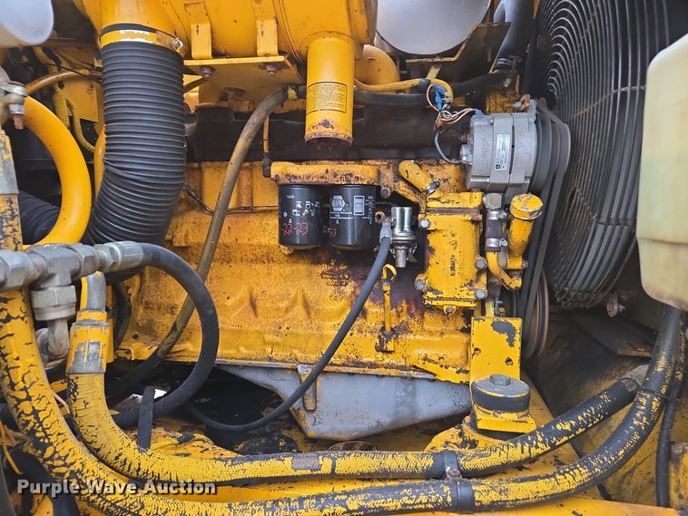 image for item DX1602 John Deere 690D excavator