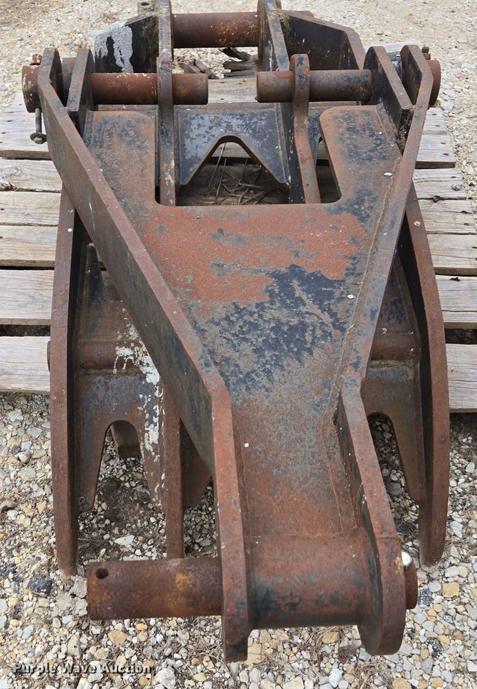 image for item DX1602 John Deere 690D excavator