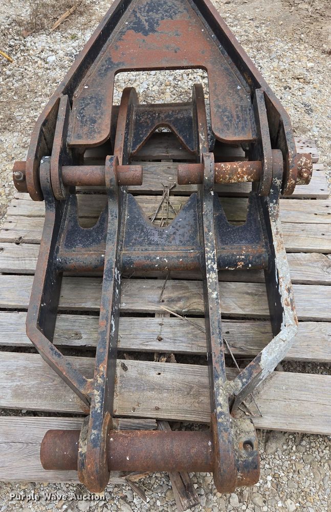 image for item DX1602 John Deere 690D excavator