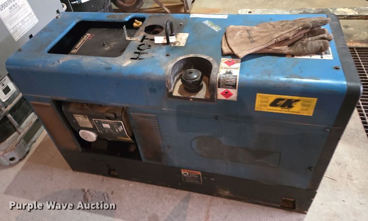 image for item DX1604 Miller Bobcat 225 welder/generator