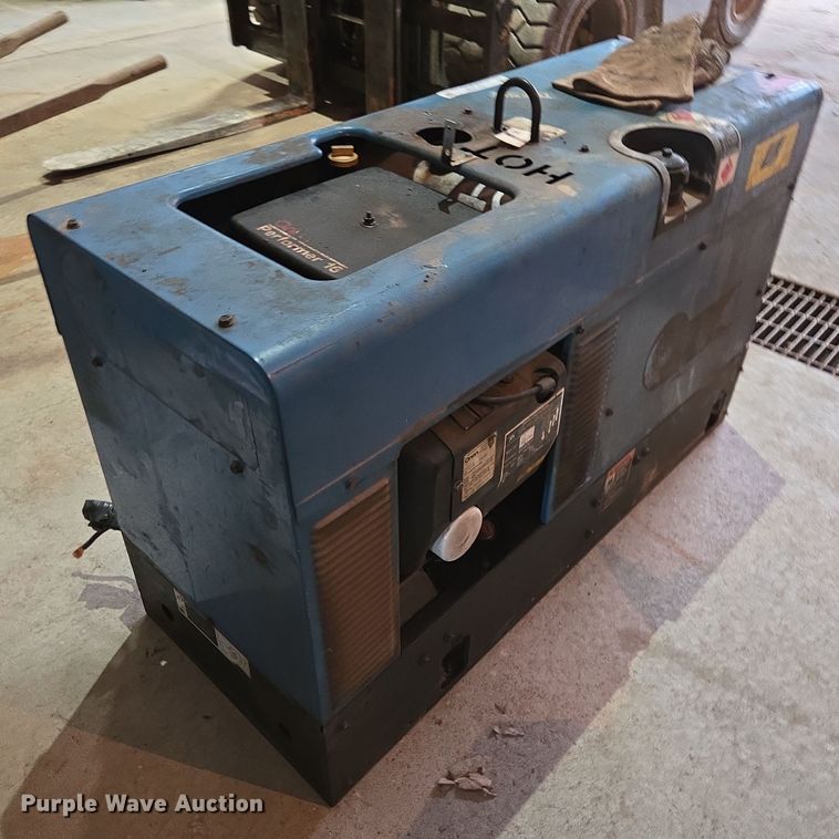 image for item DX1604 Miller Bobcat 225 welder/generator