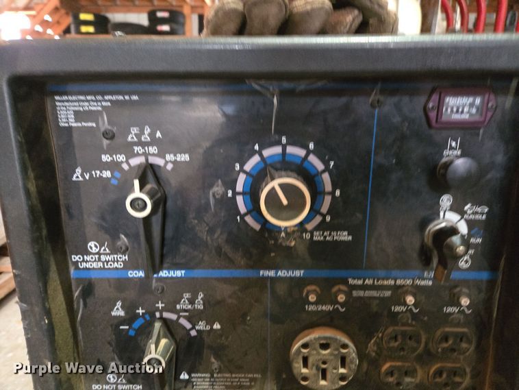 image for item DX1604 Miller Bobcat 225 welder/generator