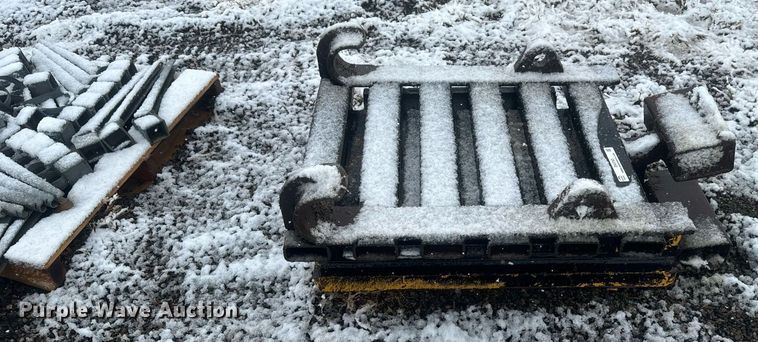 image for item DX3763 Shop built front-mounted push block