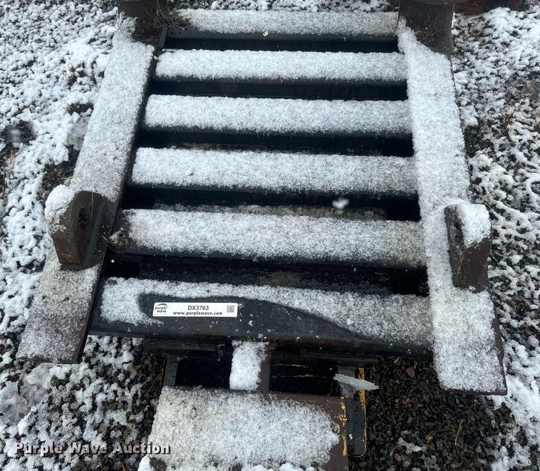 image for item DX3763 Shop built front-mounted push block