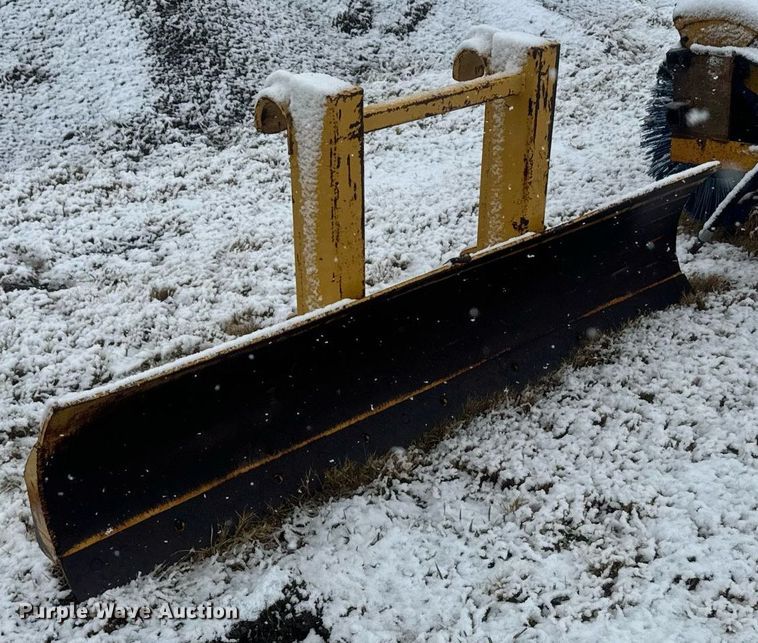 image for item DX3764 8' W mold board