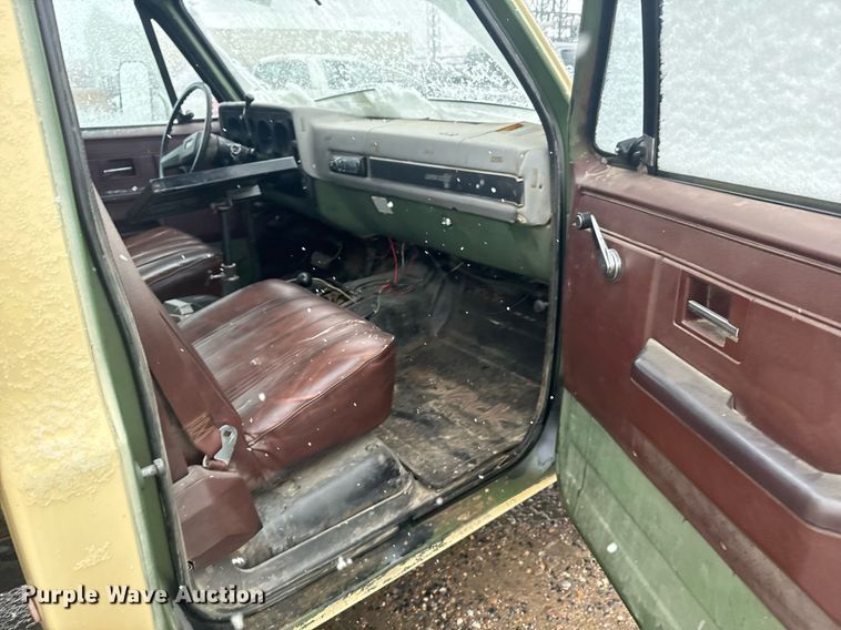 image for item DX3766 1984 Chevrolet D30 Military Postal Unit box truck