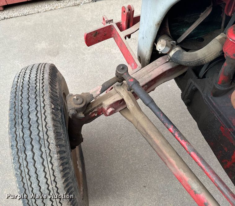 image for item DX3769 Ford tractor