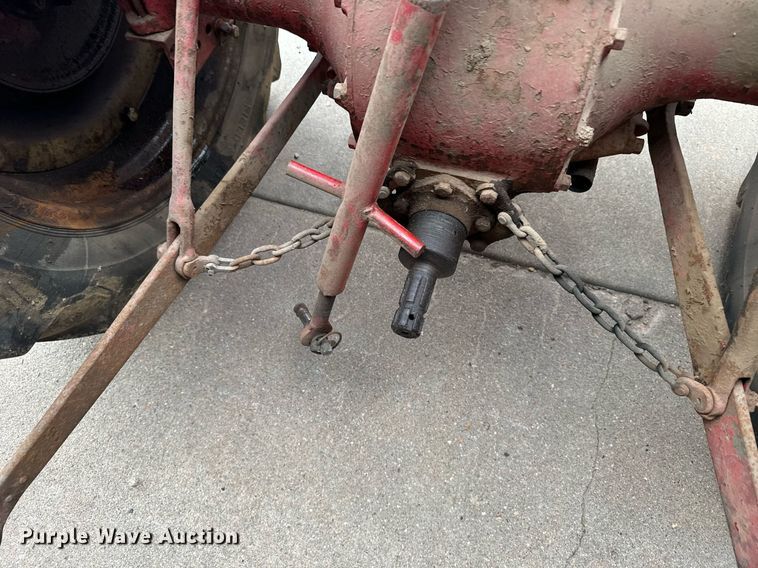 image for item DX3769 Ford tractor