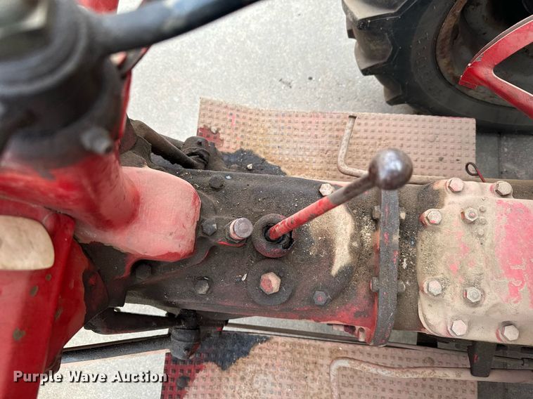 image for item DX3769 Ford tractor