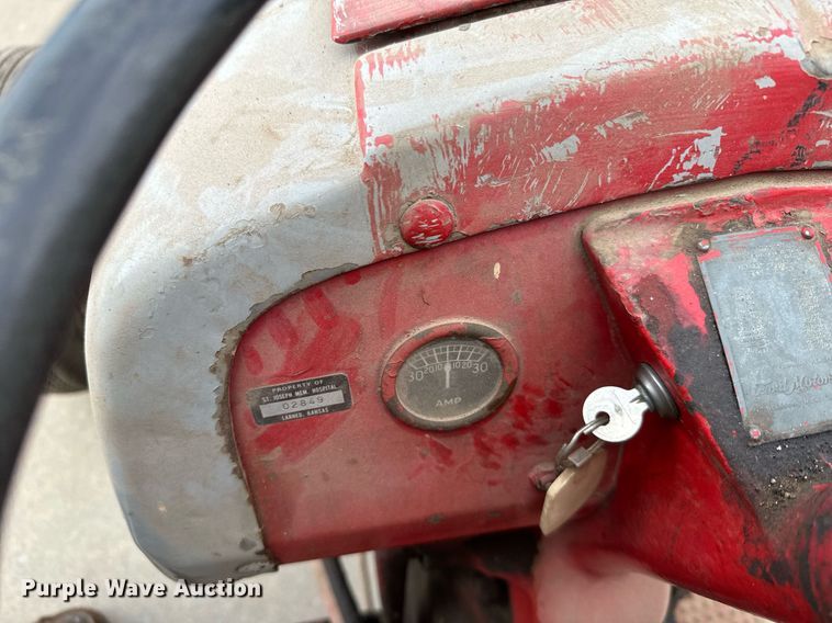 image for item DX3769 Ford tractor