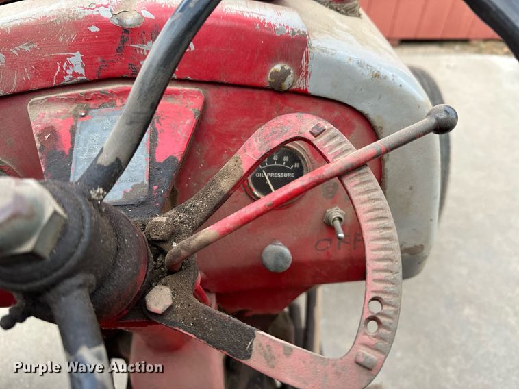 image for item DX3769 Ford tractor