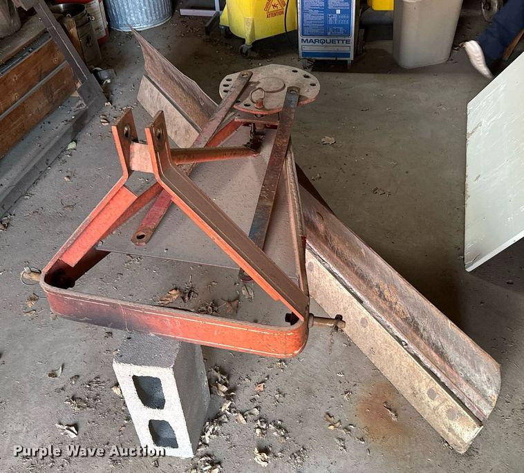 image for item DX3769 Ford tractor