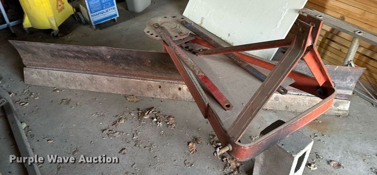 image for item DX3769 Ford tractor