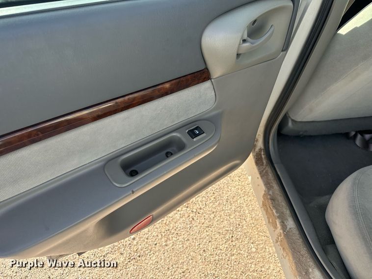 image for item DX3829 2004 Chevrolet Impala 