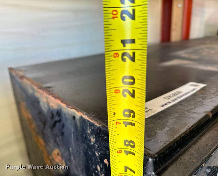 image for item DX3839 (4) toolboxes