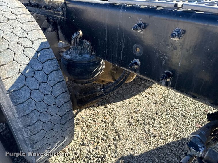 image for item DX3842 2010 Kenworth T800 semi truck