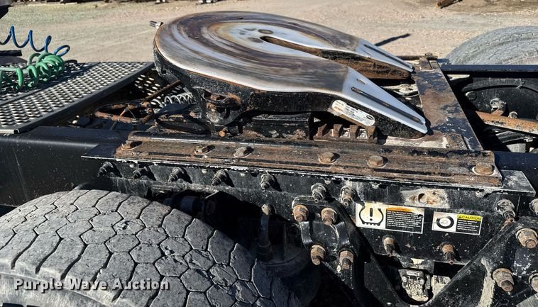 image for item DX3842 2010 Kenworth T800 semi truck