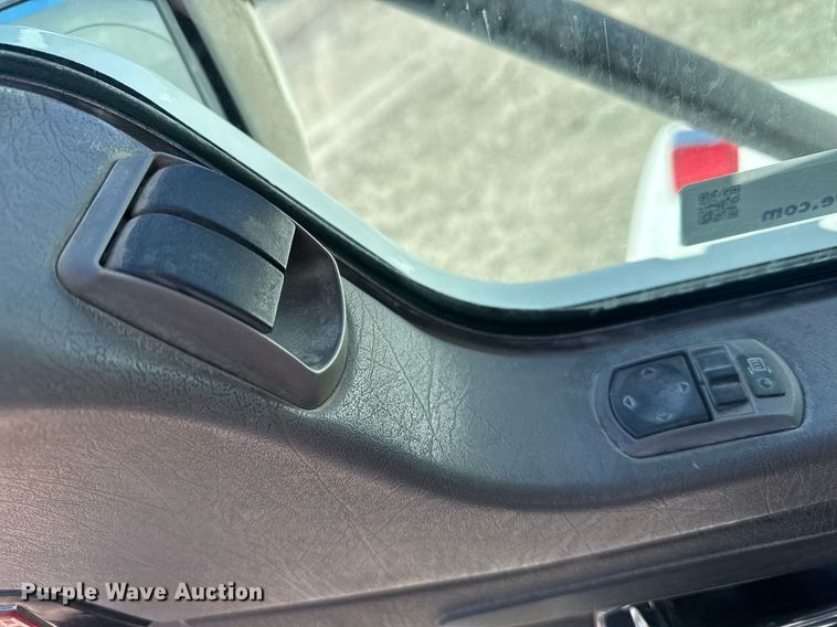 image for item DX3842 2010 Kenworth T800 semi truck