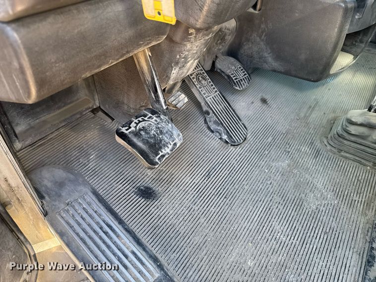 image for item DX3842 2010 Kenworth T800 semi truck