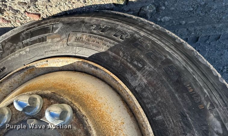 image for item DX3842 2010 Kenworth T800 semi truck