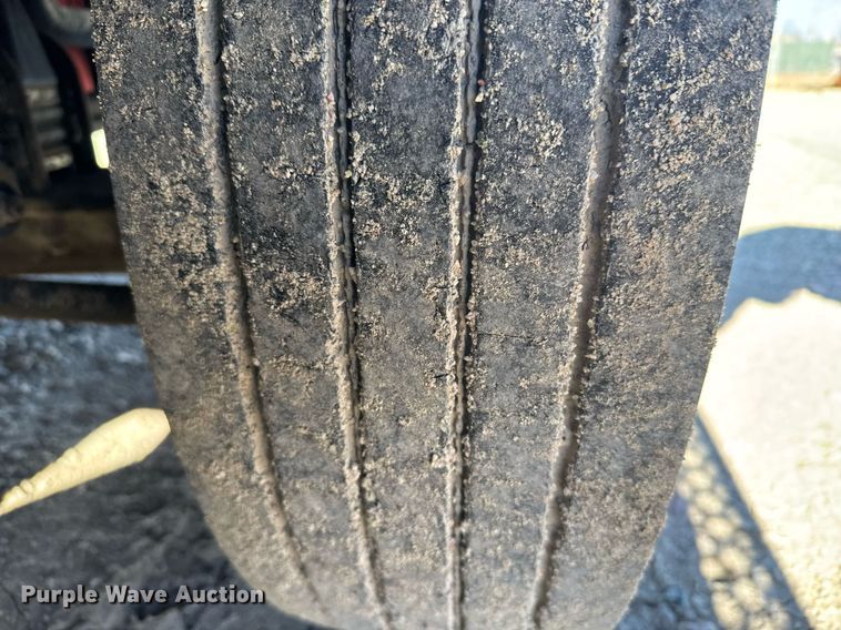 image for item DX3842 2010 Kenworth T800 semi truck