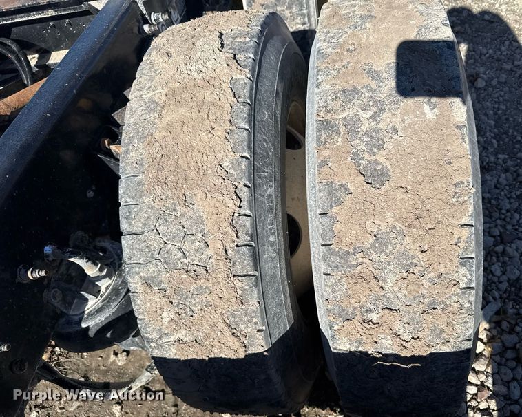 image for item DX3842 2010 Kenworth T800 semi truck