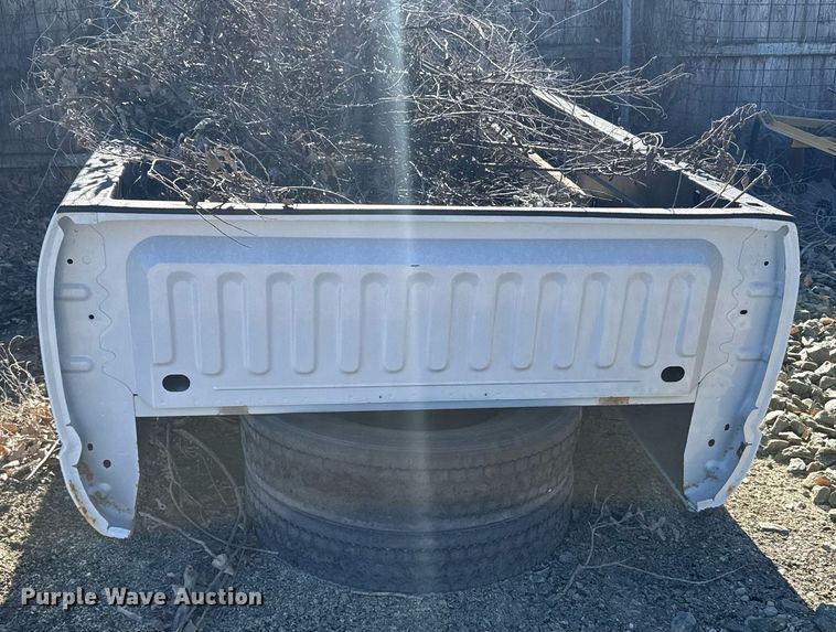 image for item DX3843 Pickup bed