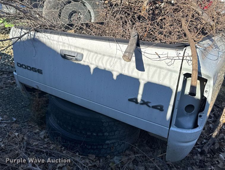 image for item DX3843 Pickup bed