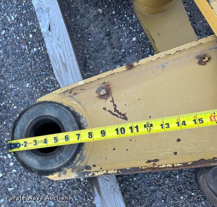 image for item DX3846 2011 Caterpillar M322D wheeled excavator