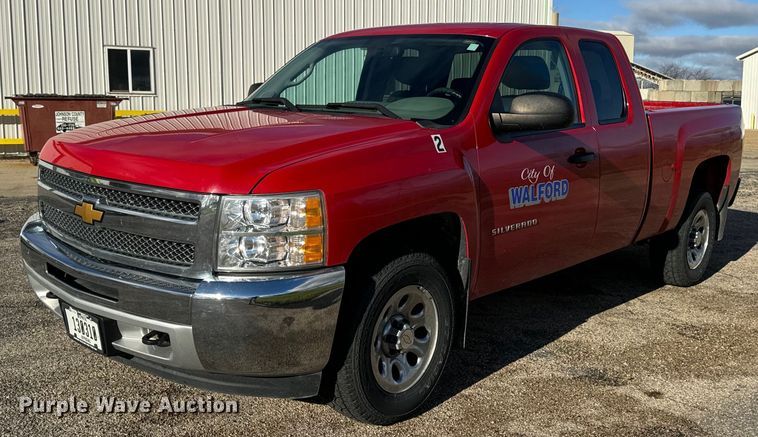image for item EG6999 2012 Chevrolet Silverado 1500 Ext. Cab pickup truck