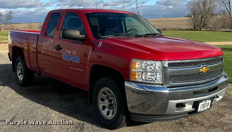 image for item EG6999 2012 Chevrolet Silverado 1500 Ext. Cab pickup truck