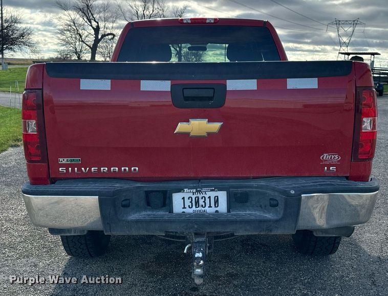 image for item EG6999 2012 Chevrolet Silverado 1500 Ext. Cab pickup truck