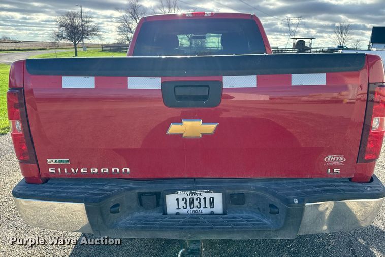 image for item EG6999 2012 Chevrolet Silverado 1500 Ext. Cab pickup truck