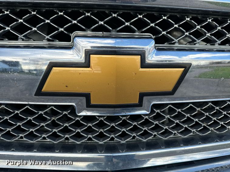 image for item EG6999 2012 Chevrolet Silverado 1500 Ext. Cab pickup truck