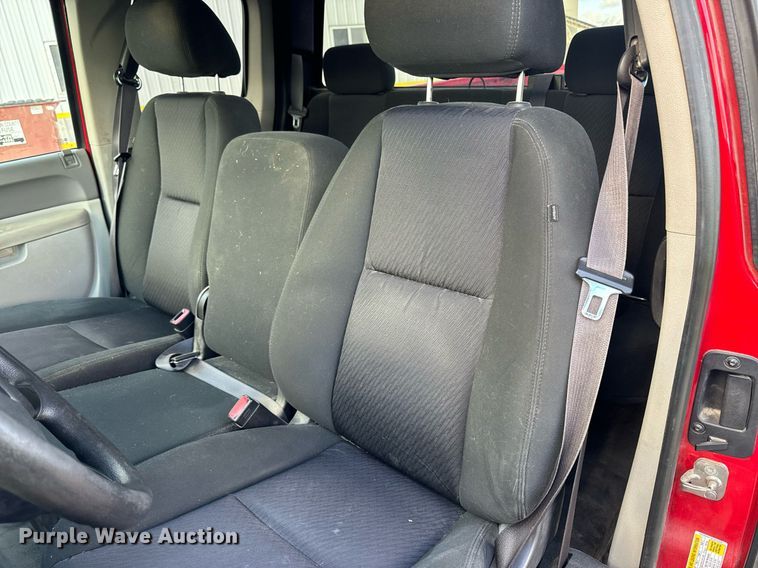 image for item EG6999 2012 Chevrolet Silverado 1500 Ext. Cab pickup truck