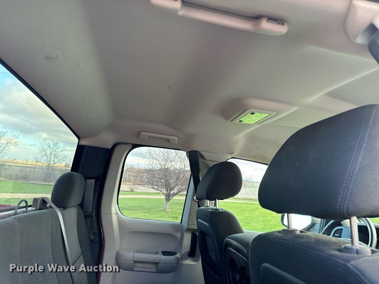 image for item EG6999 2012 Chevrolet Silverado 1500 Ext. Cab pickup truck