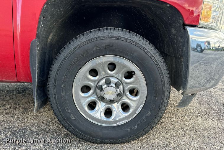 image for item EG6999 2012 Chevrolet Silverado 1500 Ext. Cab pickup truck