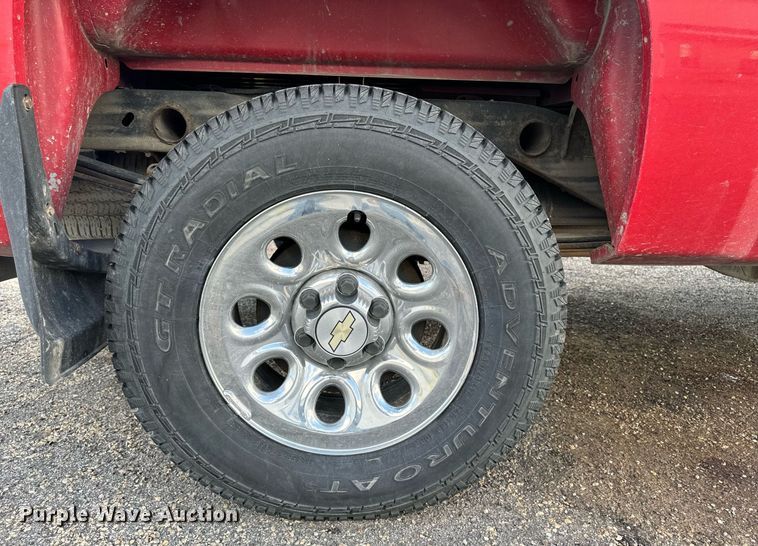 image for item EG6999 2012 Chevrolet Silverado 1500 Ext. Cab pickup truck