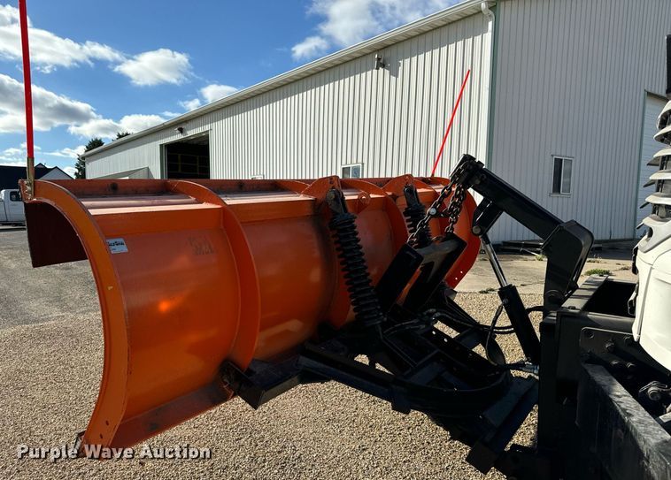 image for item EG7001 2005 Sterling L8500 dump truck