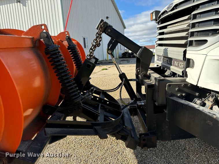 image for item EG7001 2005 Sterling L8500 dump truck