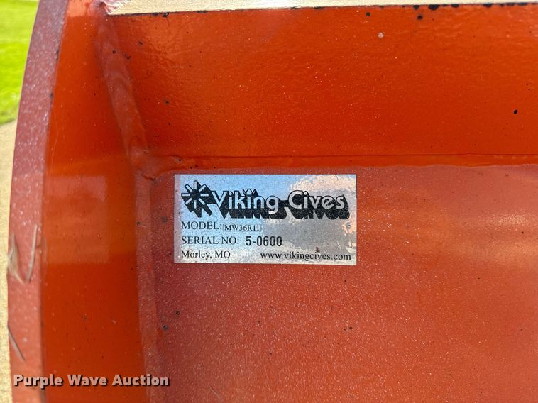 image for item EG7001 2005 Sterling L8500 dump truck