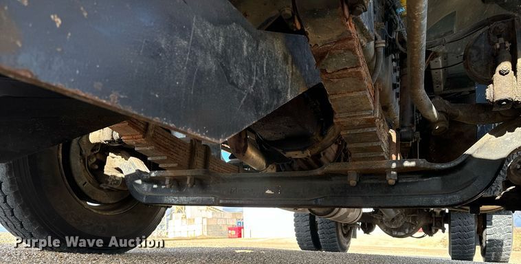 image for item EG7001 2005 Sterling L8500 dump truck