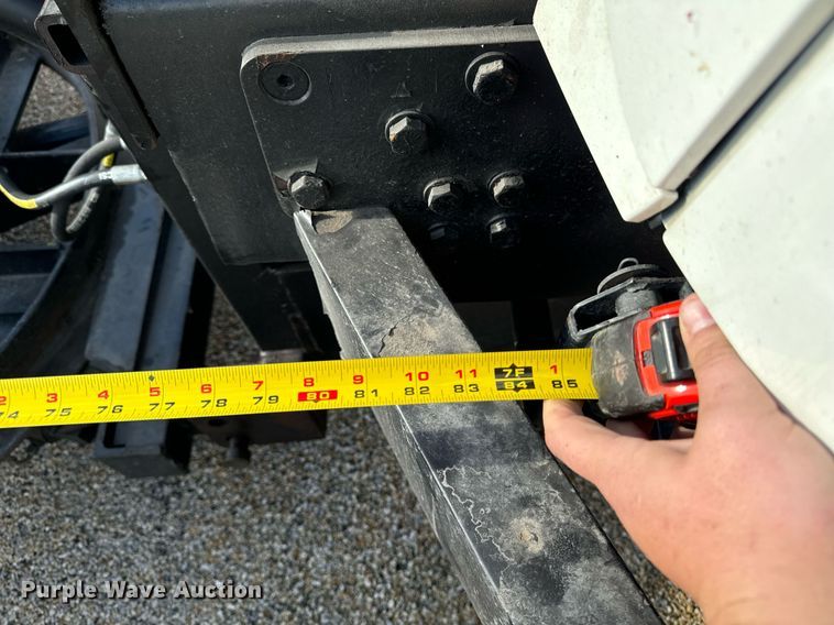 image for item EG7001 2005 Sterling L8500 dump truck