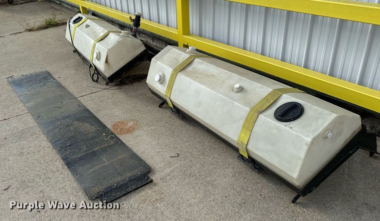 image for item EG7001 2005 Sterling L8500 dump truck