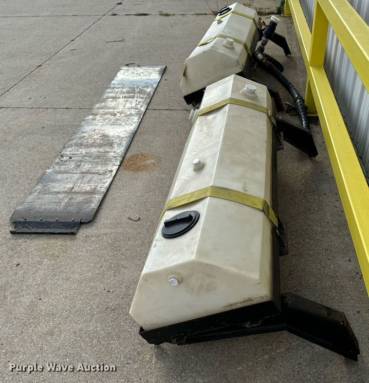 image for item EG7001 2005 Sterling L8500 dump truck