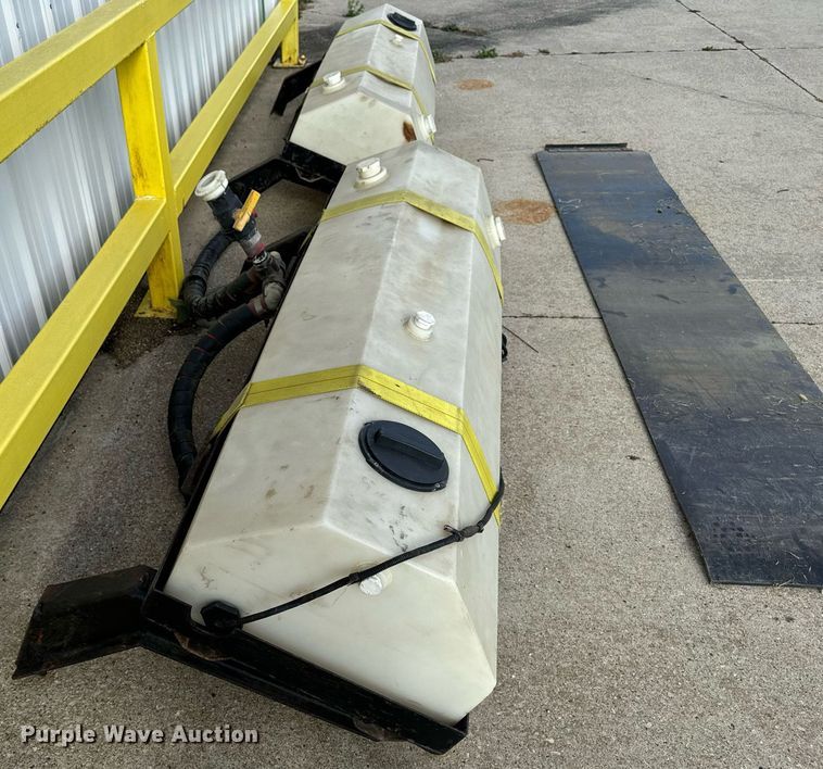 image for item EG7001 2005 Sterling L8500 dump truck