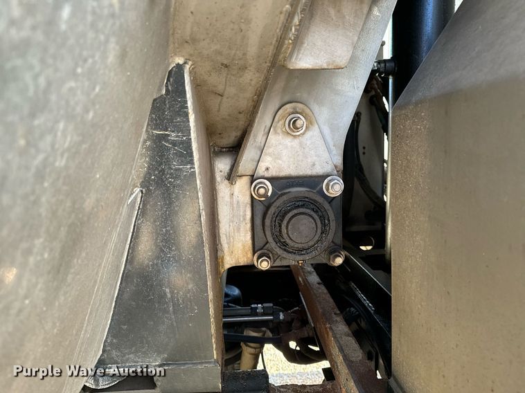 image for item EG7001 2005 Sterling L8500 dump truck