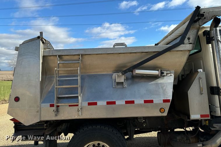 image for item EG7001 2005 Sterling L8500 dump truck