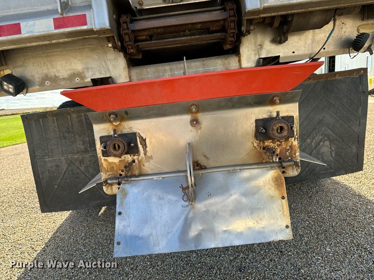 image for item EG7001 2005 Sterling L8500 dump truck