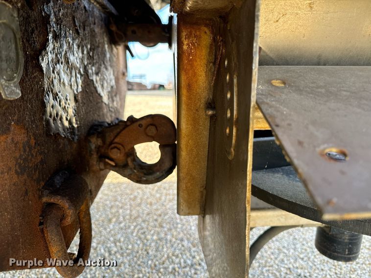 image for item EG7001 2005 Sterling L8500 dump truck